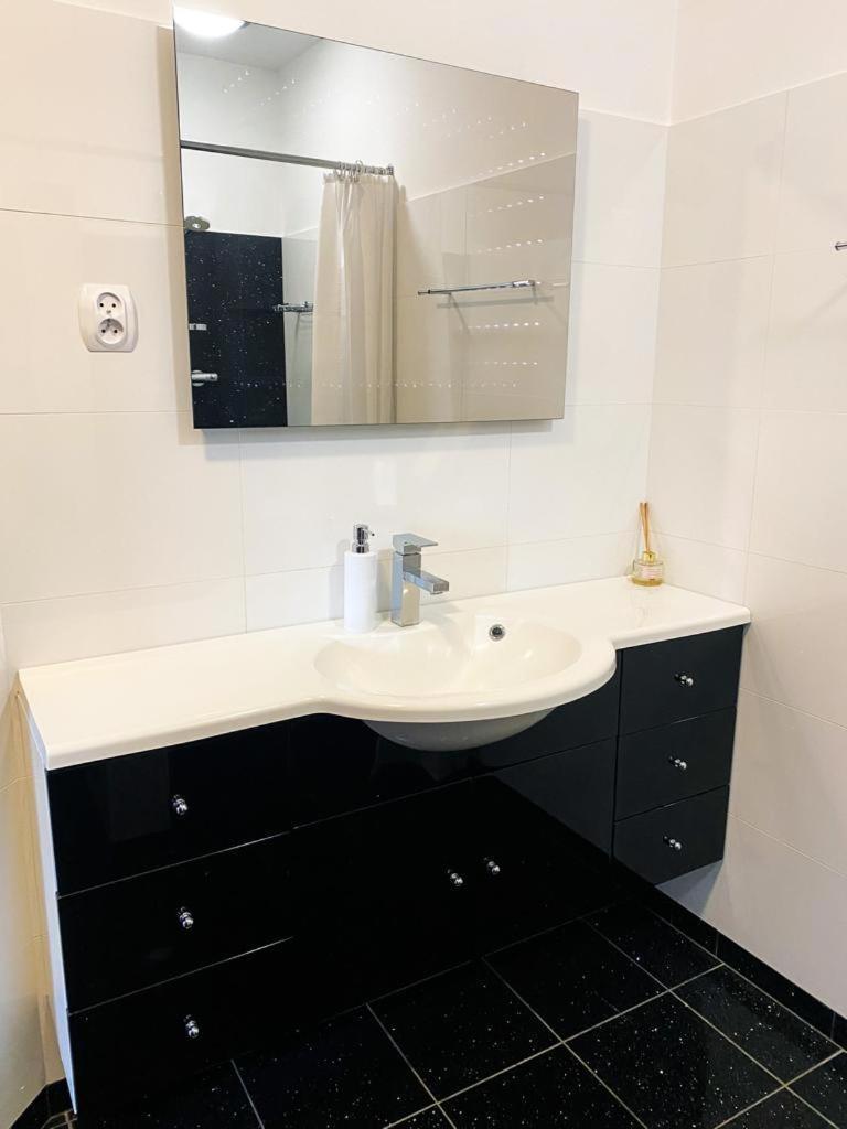 Dom Nad Jeziorem Sajzy Habitación foto